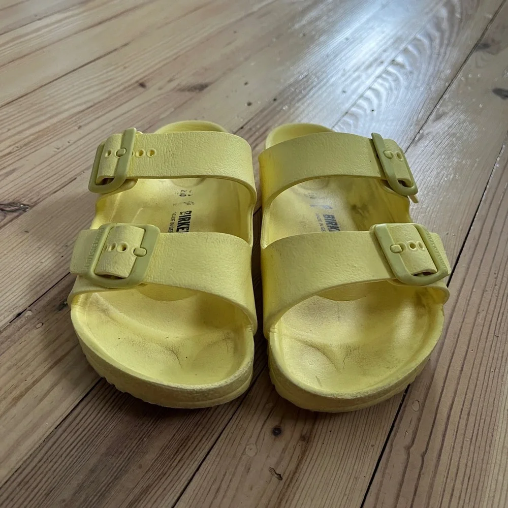 Birkenstock Arizona EVA Sandals Kids Size 33 US 2 Yellow slipon Waterproof Slide